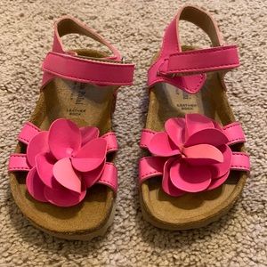 Girls sandals size 9c. Never worn. Pink. Adorable. Velcro